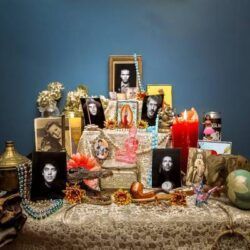 THEO LAWRENCE & THE HEARTS – STICKY ICKY